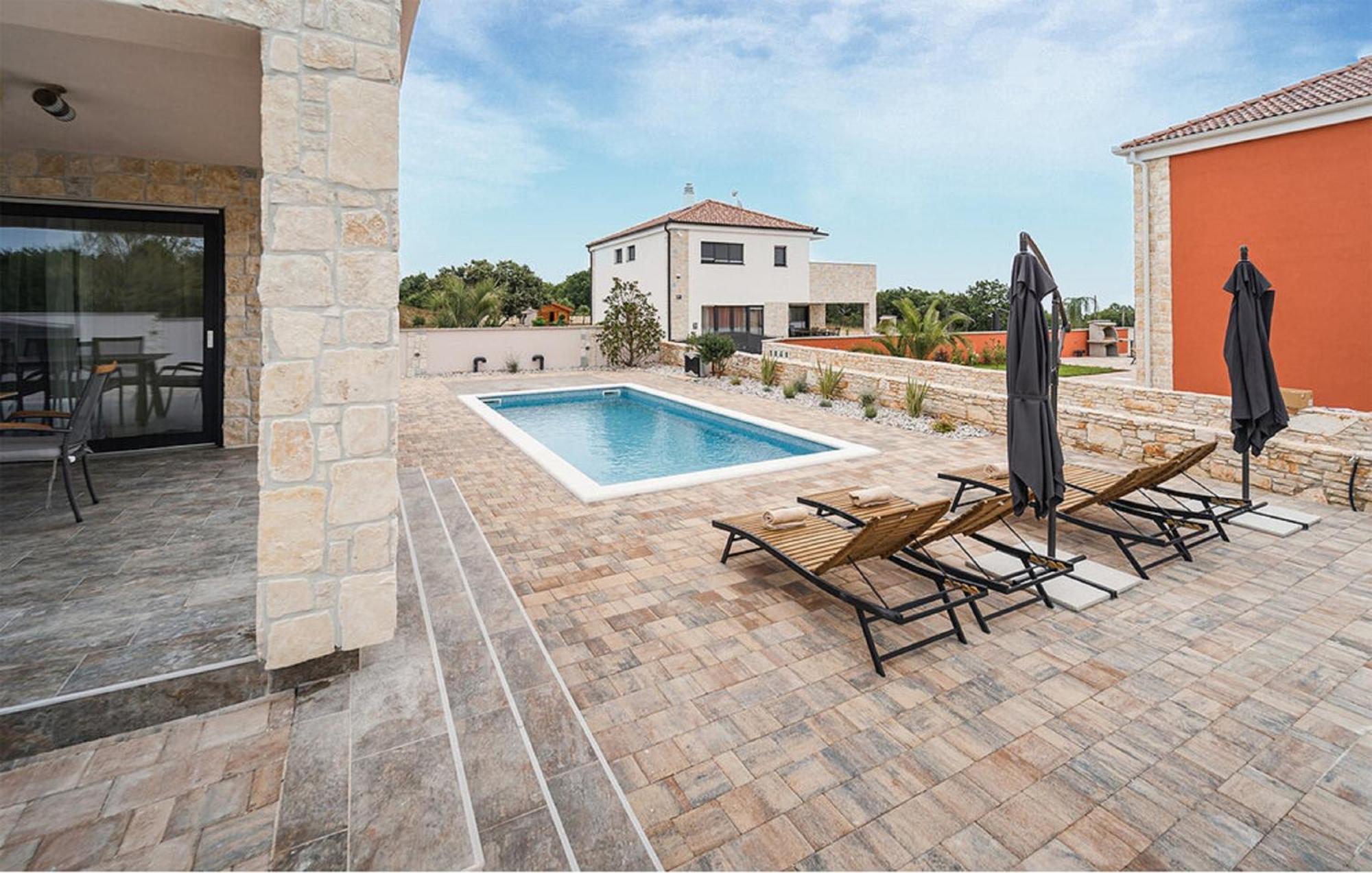 Basilica Villa *